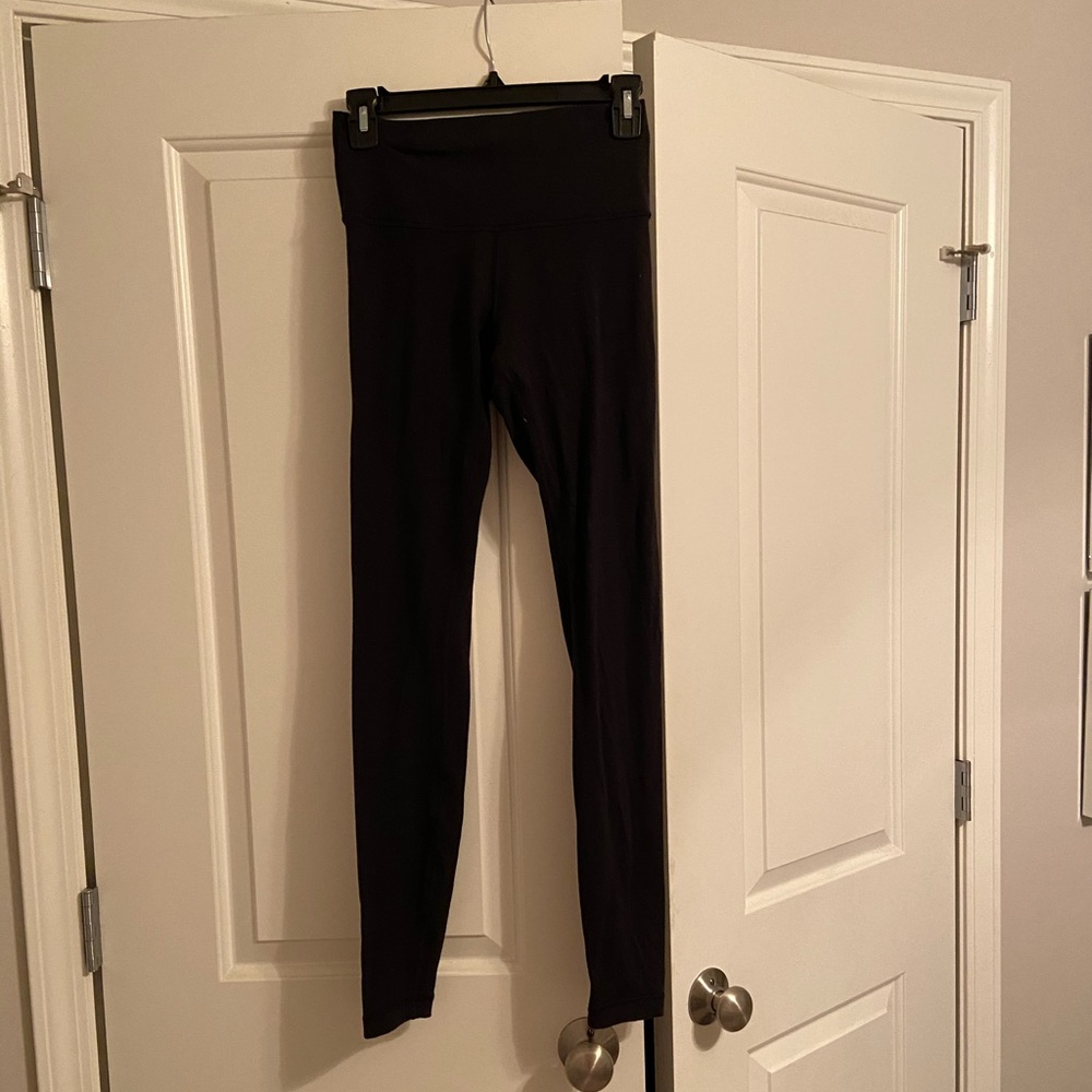 LULU LEMON UNDER WUNDER SIZE 6